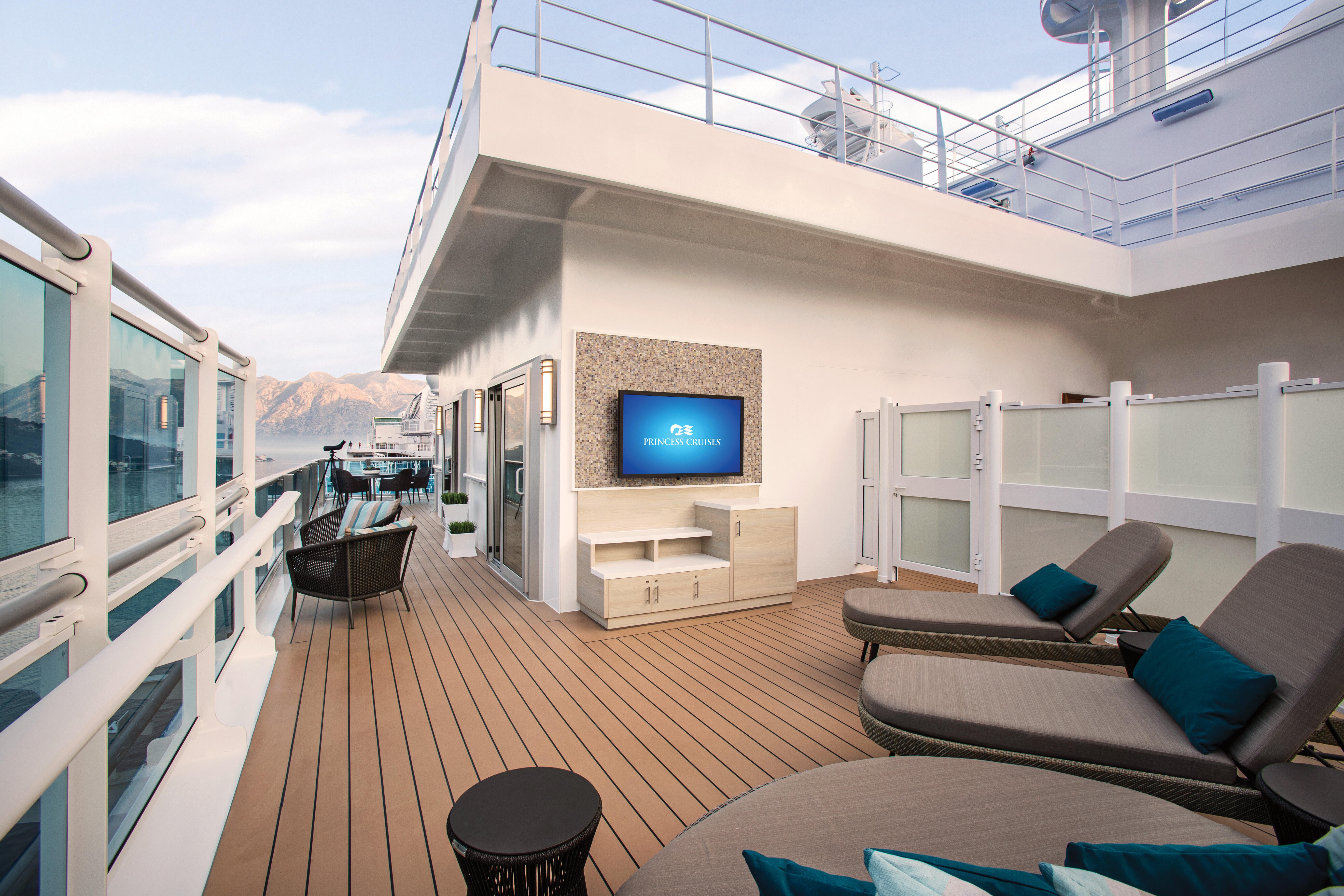 Luxury suite with panoramic ocean views