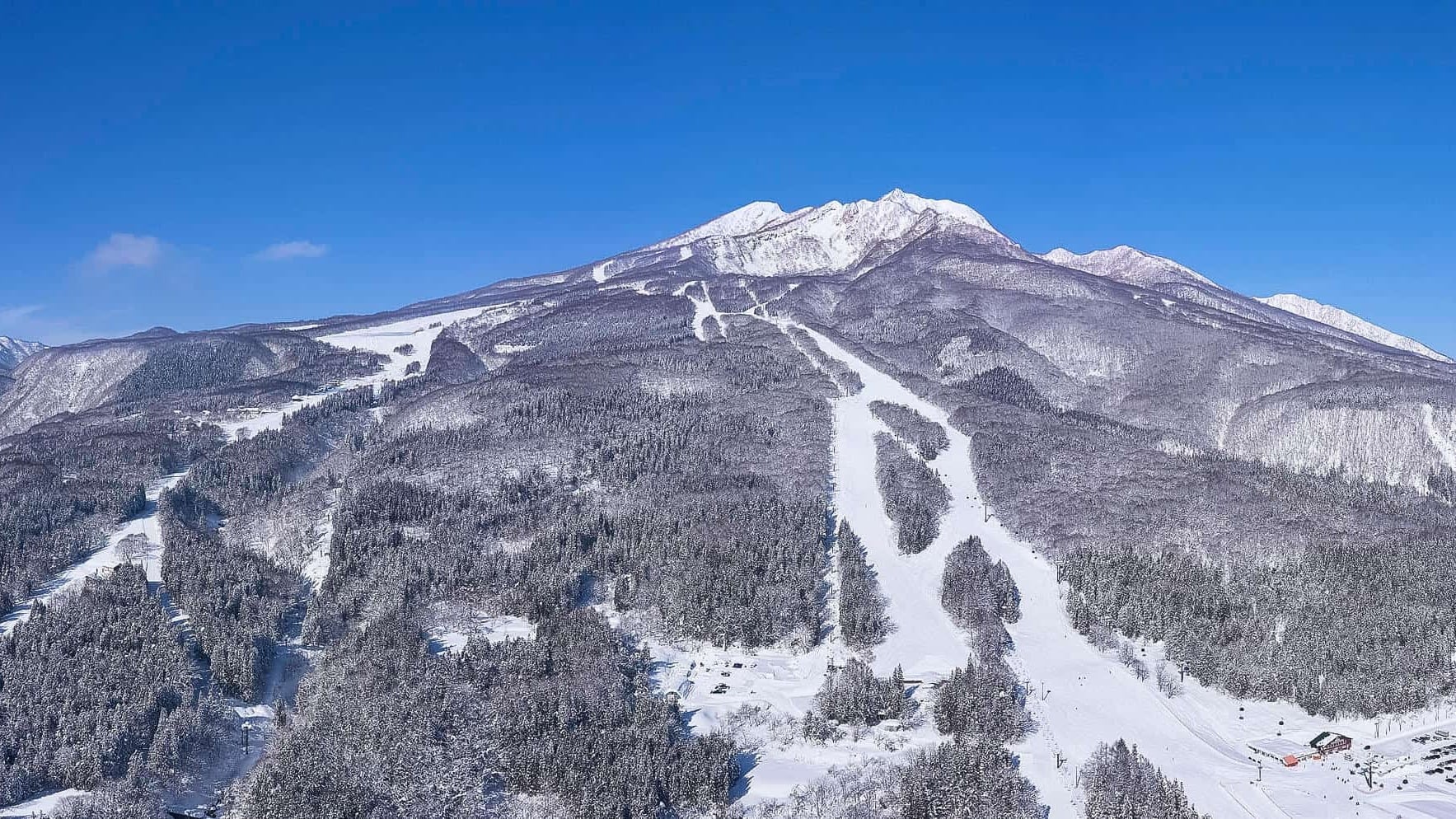 Myoko Kogen ski resort panoramic view with snow-covered mountains