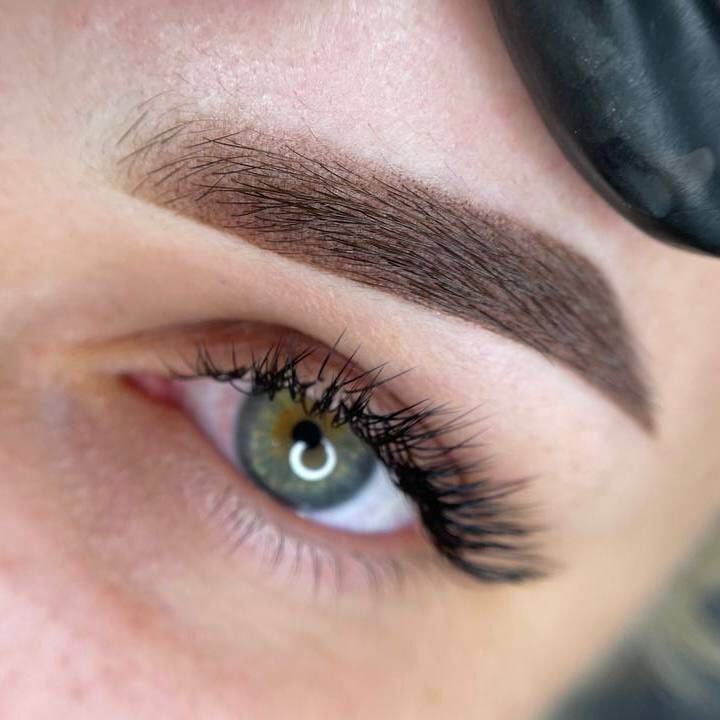 Перманентный макияж бровей