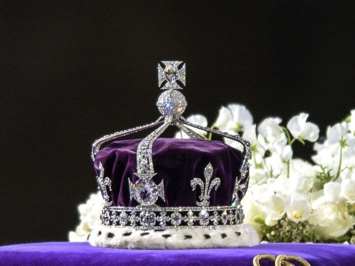 Crown set with the Koh-i-Noor diamond