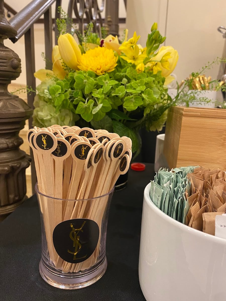 Floral Arrangements & Custom Accents