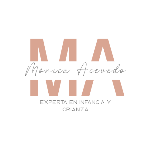 Crece con Mónica Logo