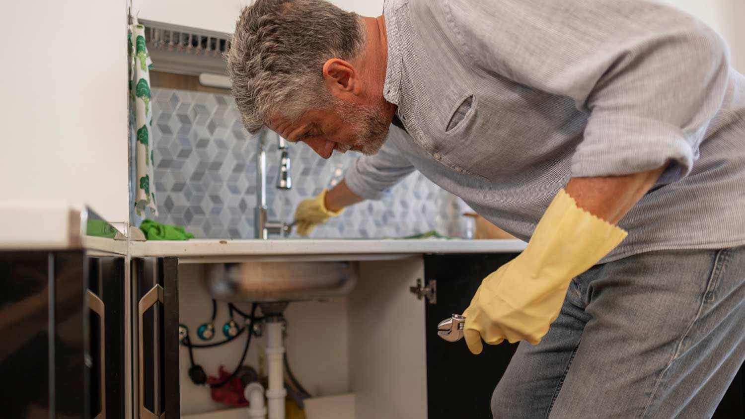Kitchen and bathroom fixture repair