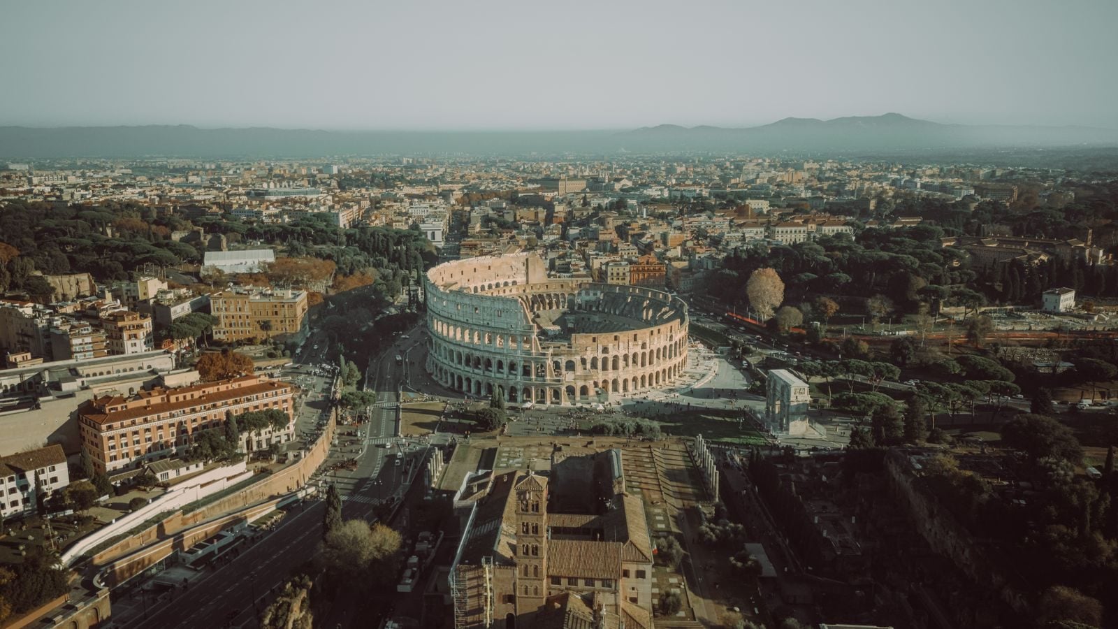Vue aérienne du Colisée à Rome