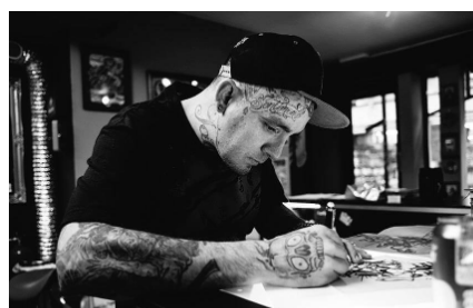 Rogério Araújo, fundador do Chapel Tattoos