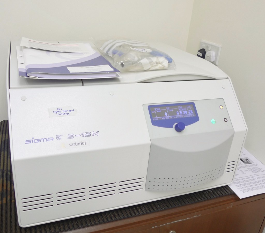 Sigma Refrigerated Centrifuge