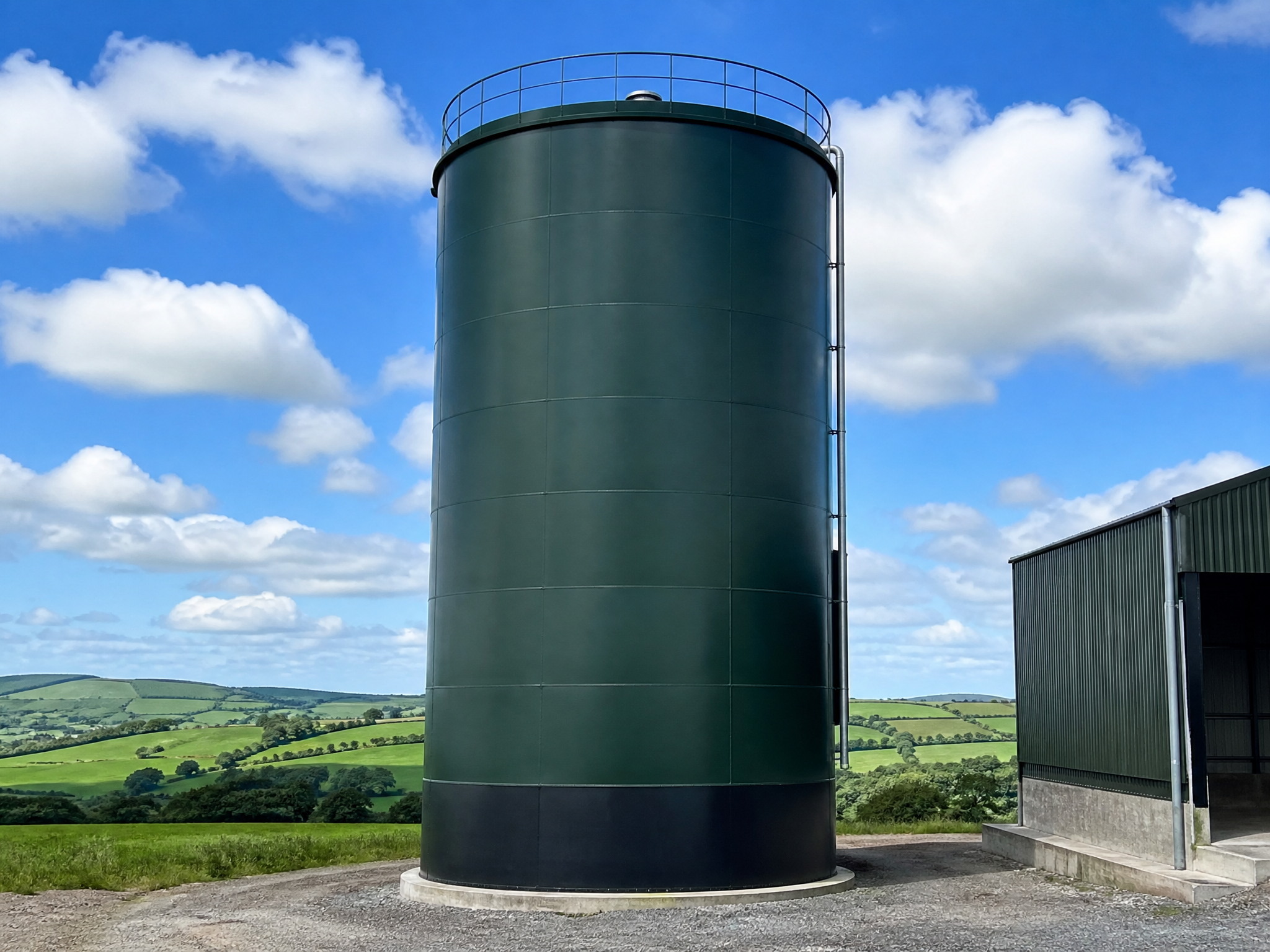 Silos painting by Castle Farm Painters