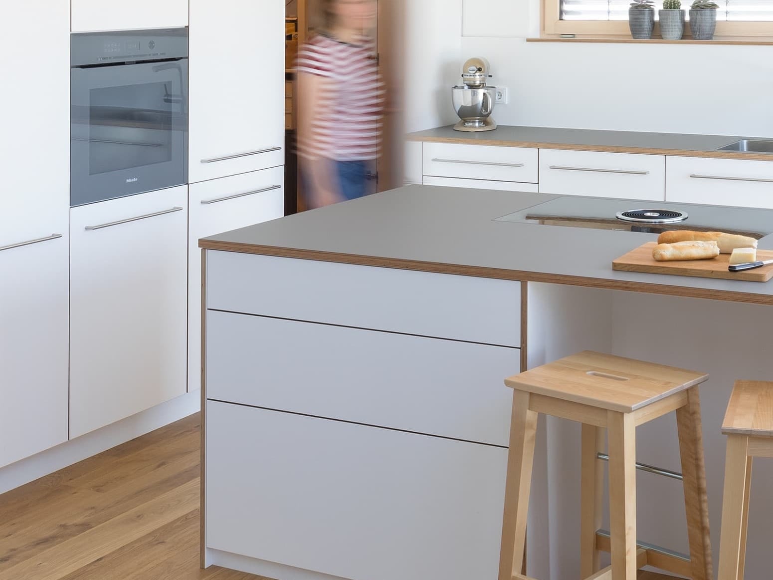 Landhausküche mit Kochinsel