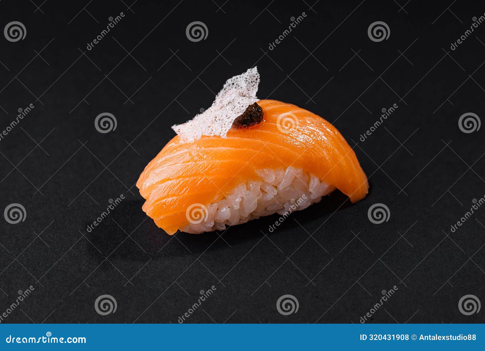 Nigiri de Salmón (2 piezas)