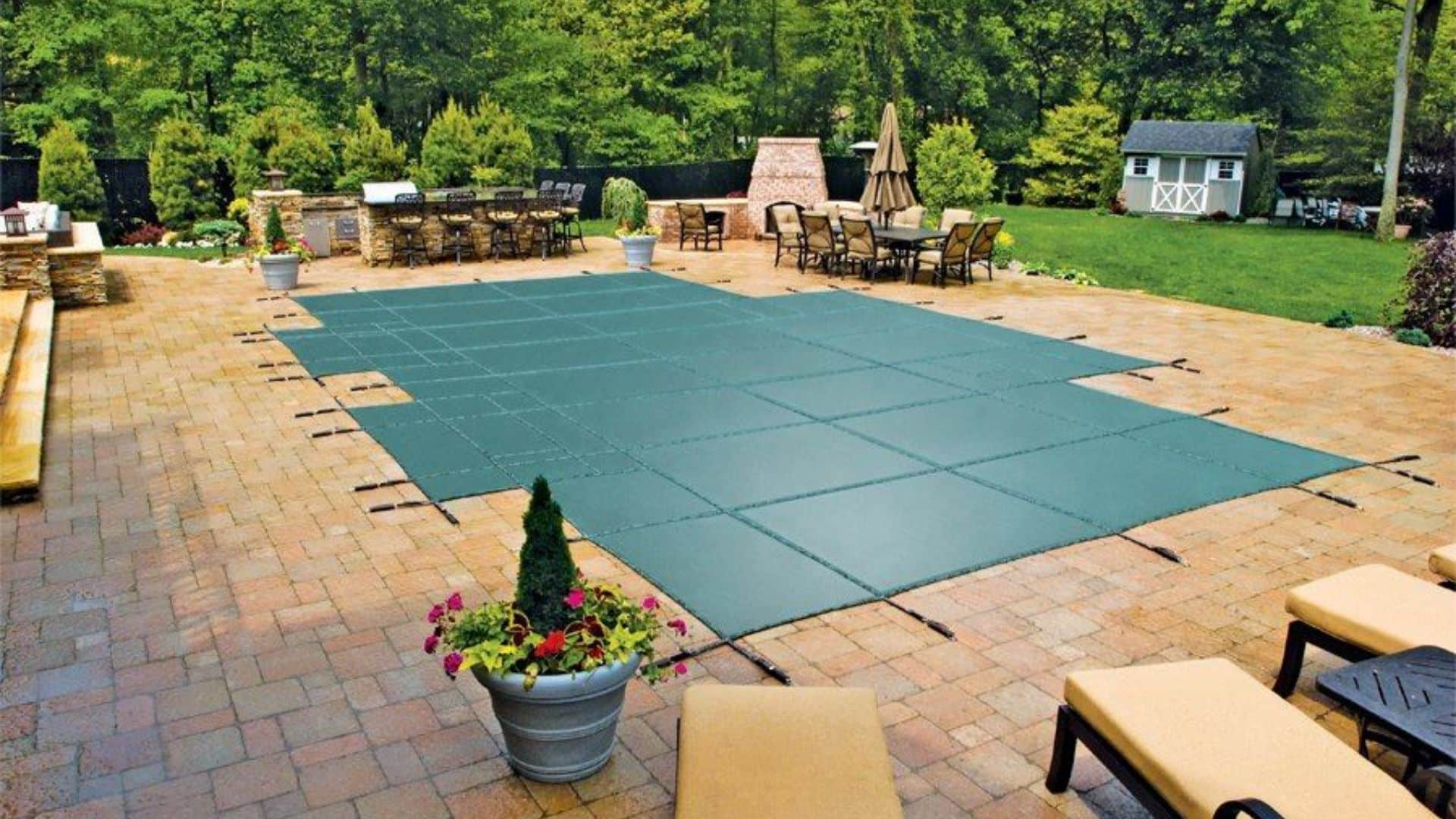 Winter pool maintenance in Texas