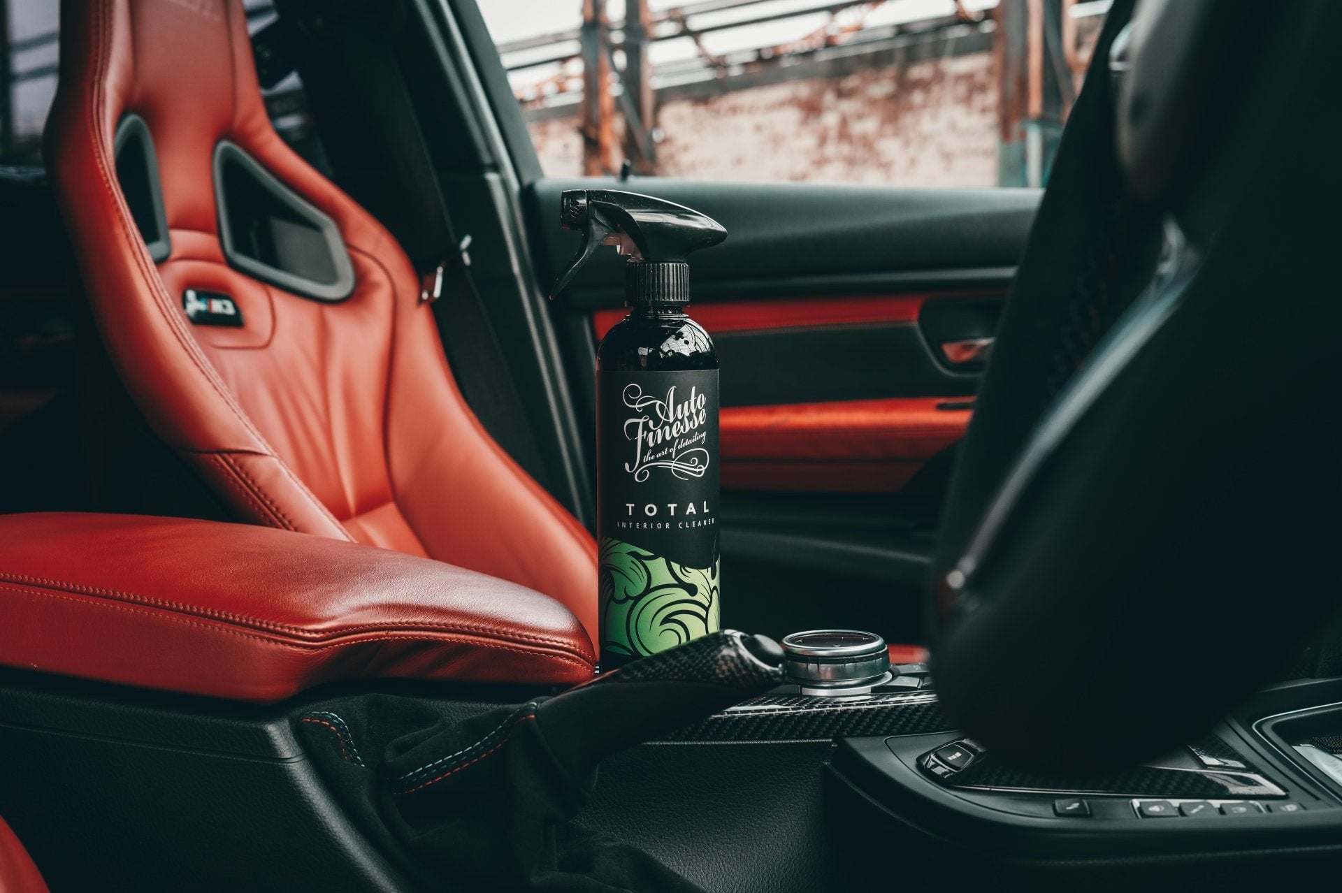 Profesionální čištění kožených sedadel