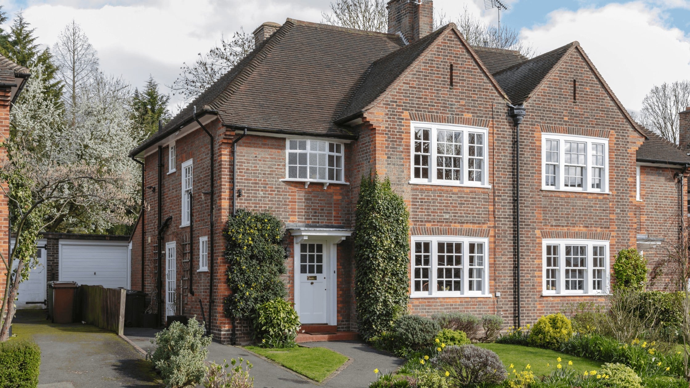 Beautiful UK residential home with quality roof