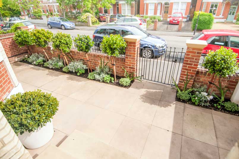 Luxury front garden driveway design
