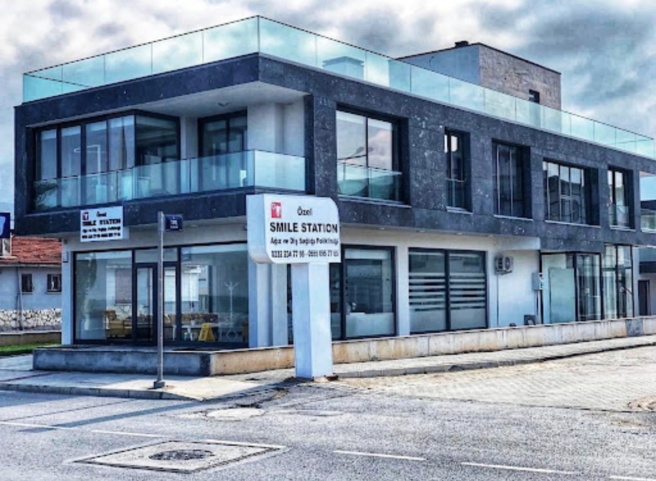 Smile Station Ağız ve Diş Sağlığı Polikliniği, Güzelbahçe İzmir
