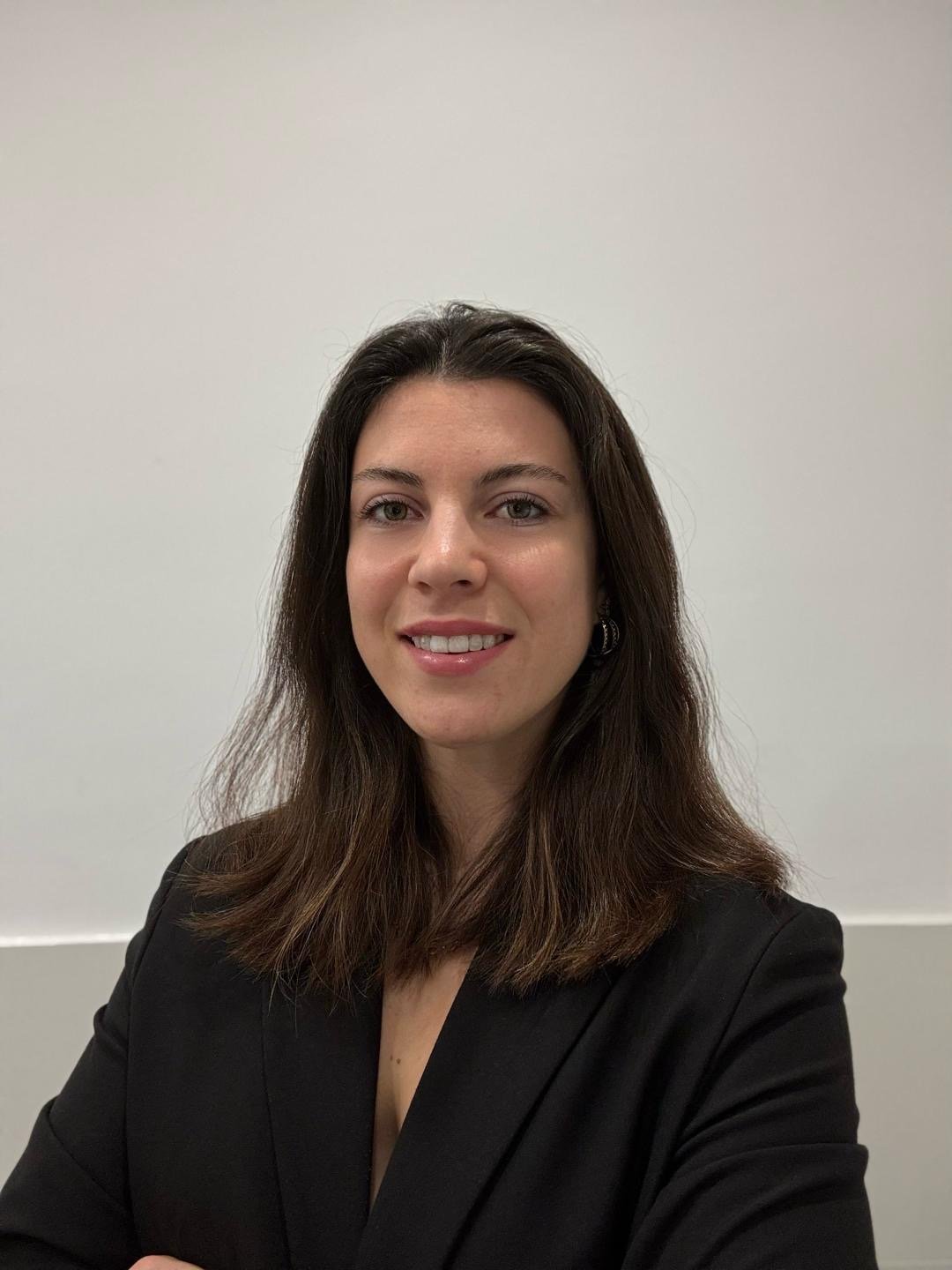 LAURA RIERA VAN SCHAIK - Asesora Legal