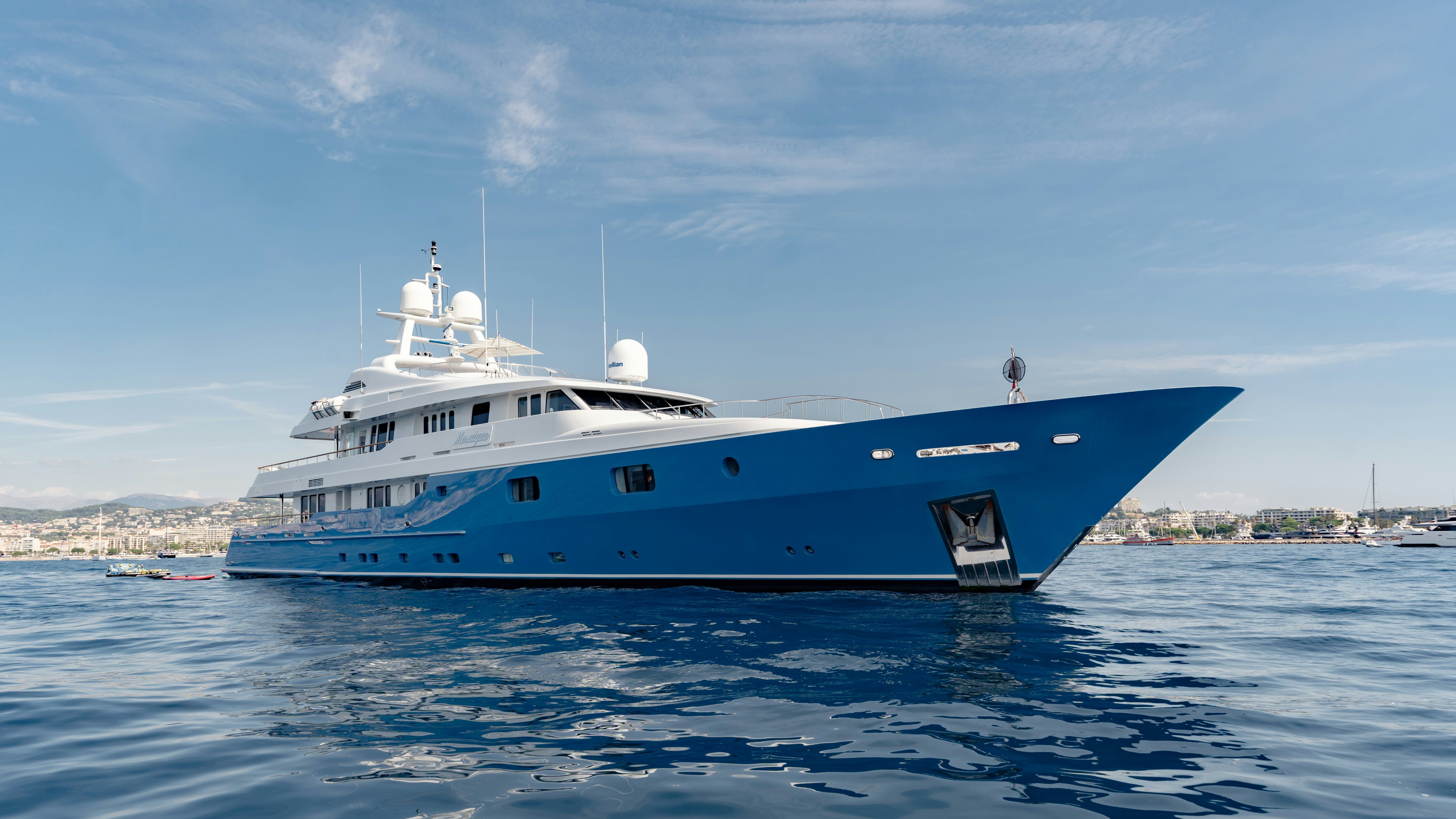 Luxury Yacht Charter