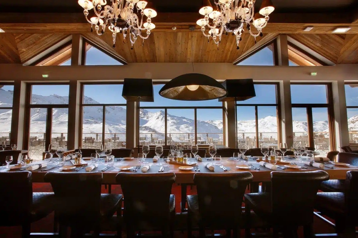 Cosy mountain restaurant interior in Val Thorens