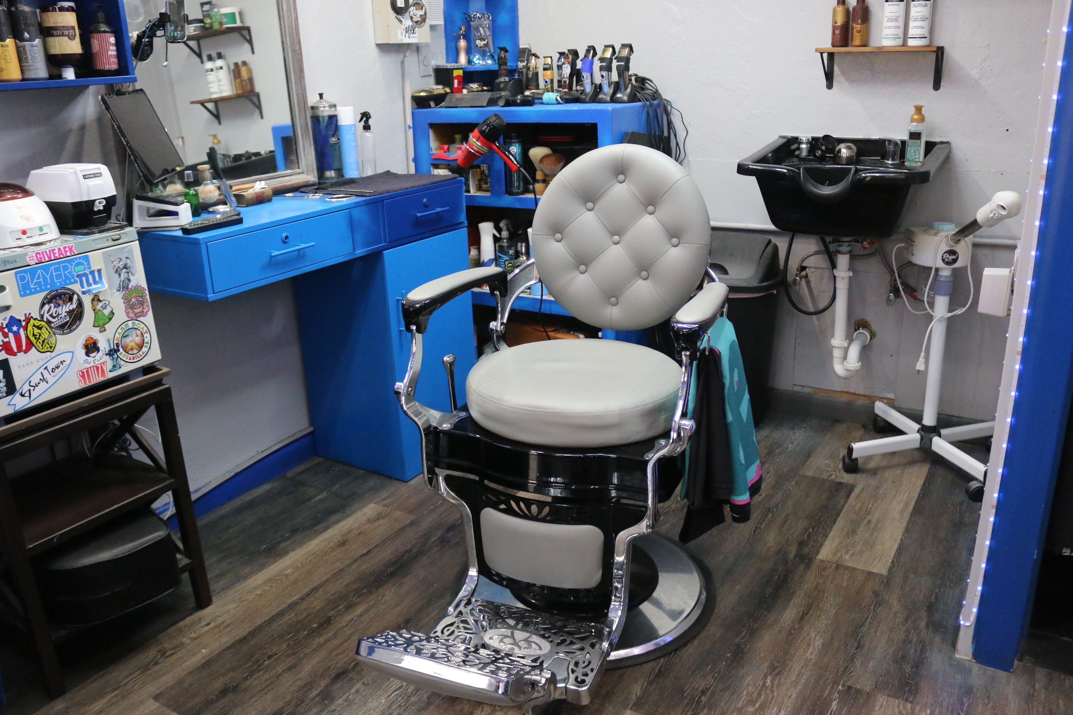 Royal Barbershop Interior