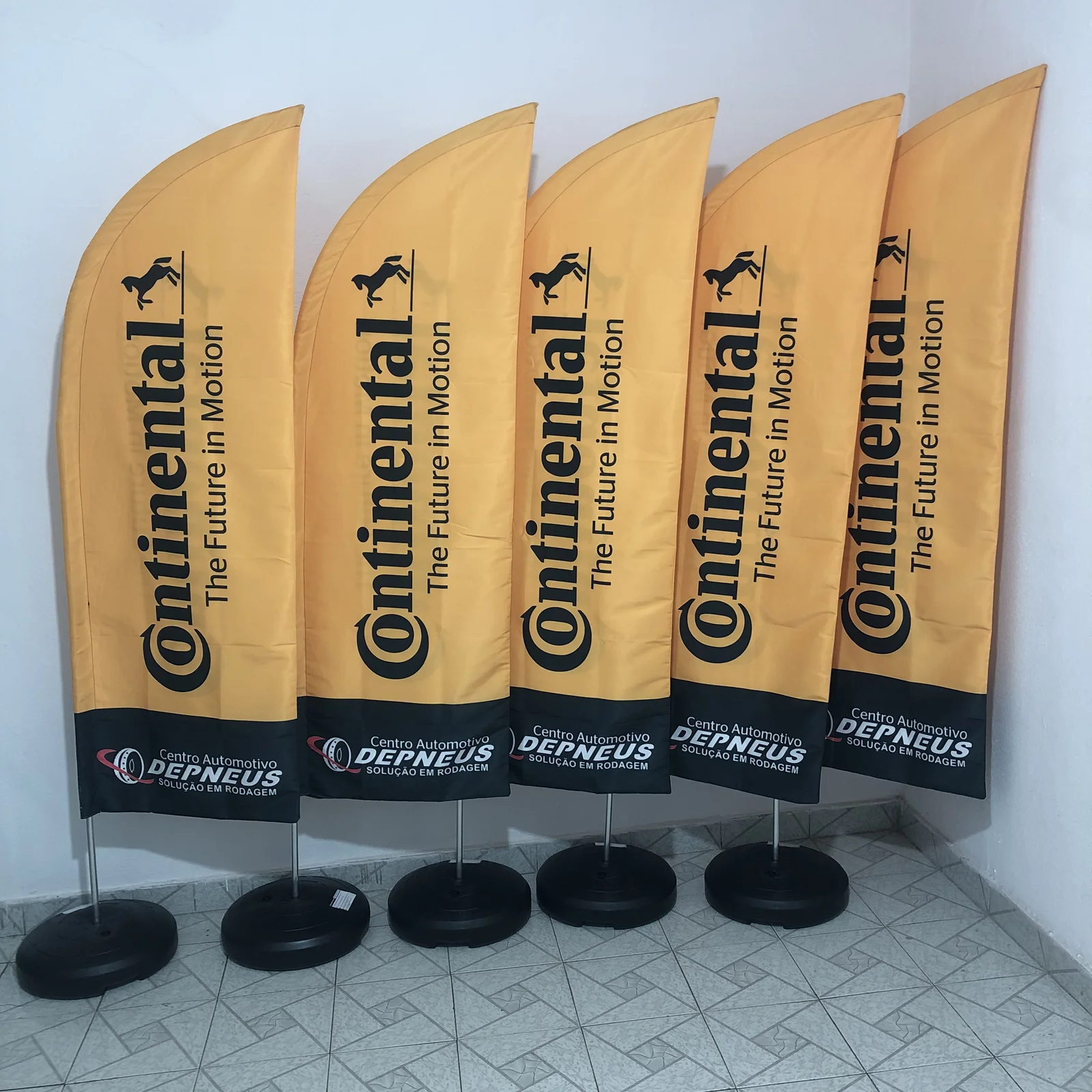 Windbanner publicitário - Modelo 4