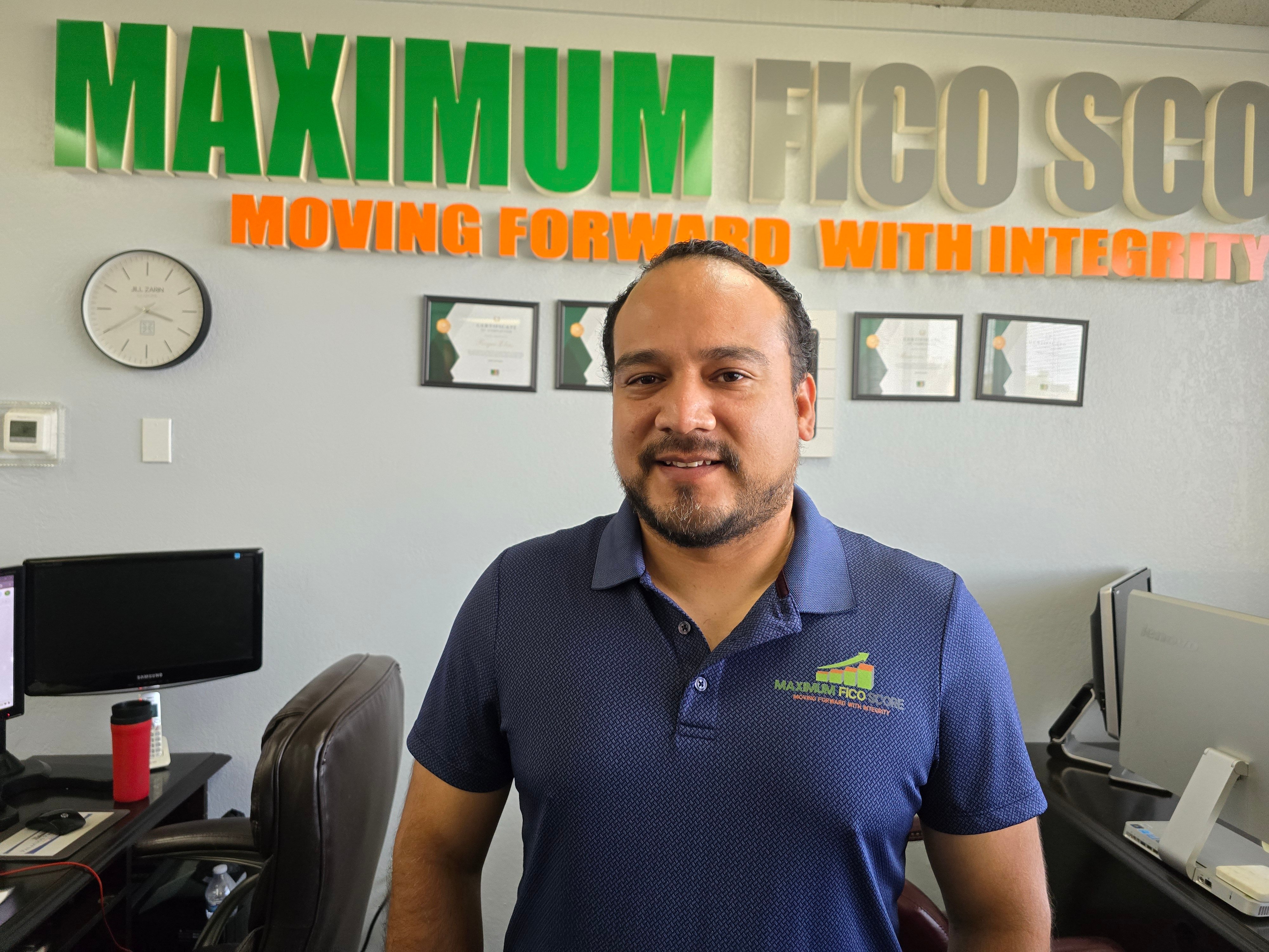 Henry Quinteros - Customer Support Lead