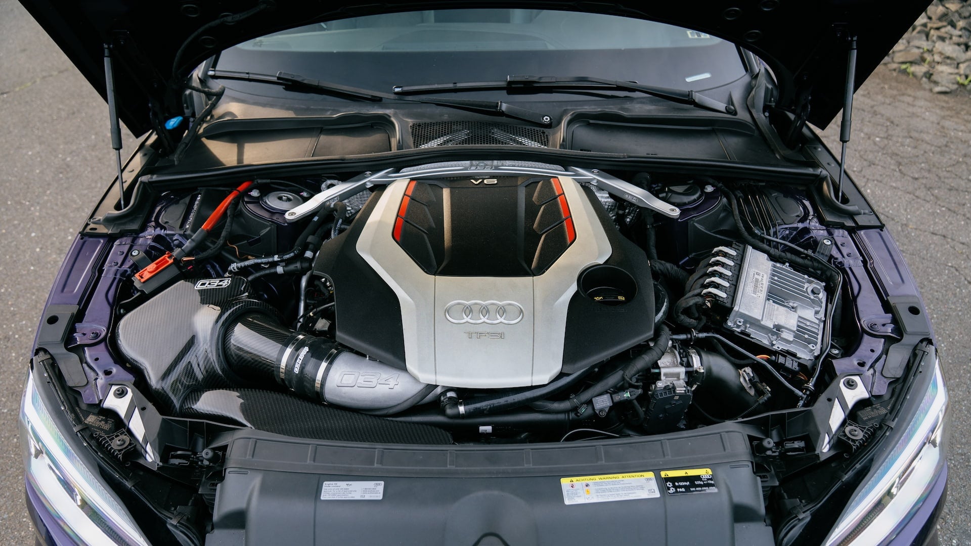 Engine bay tunat – close-up