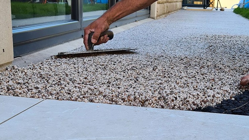 Resin bound driveway and pathway area