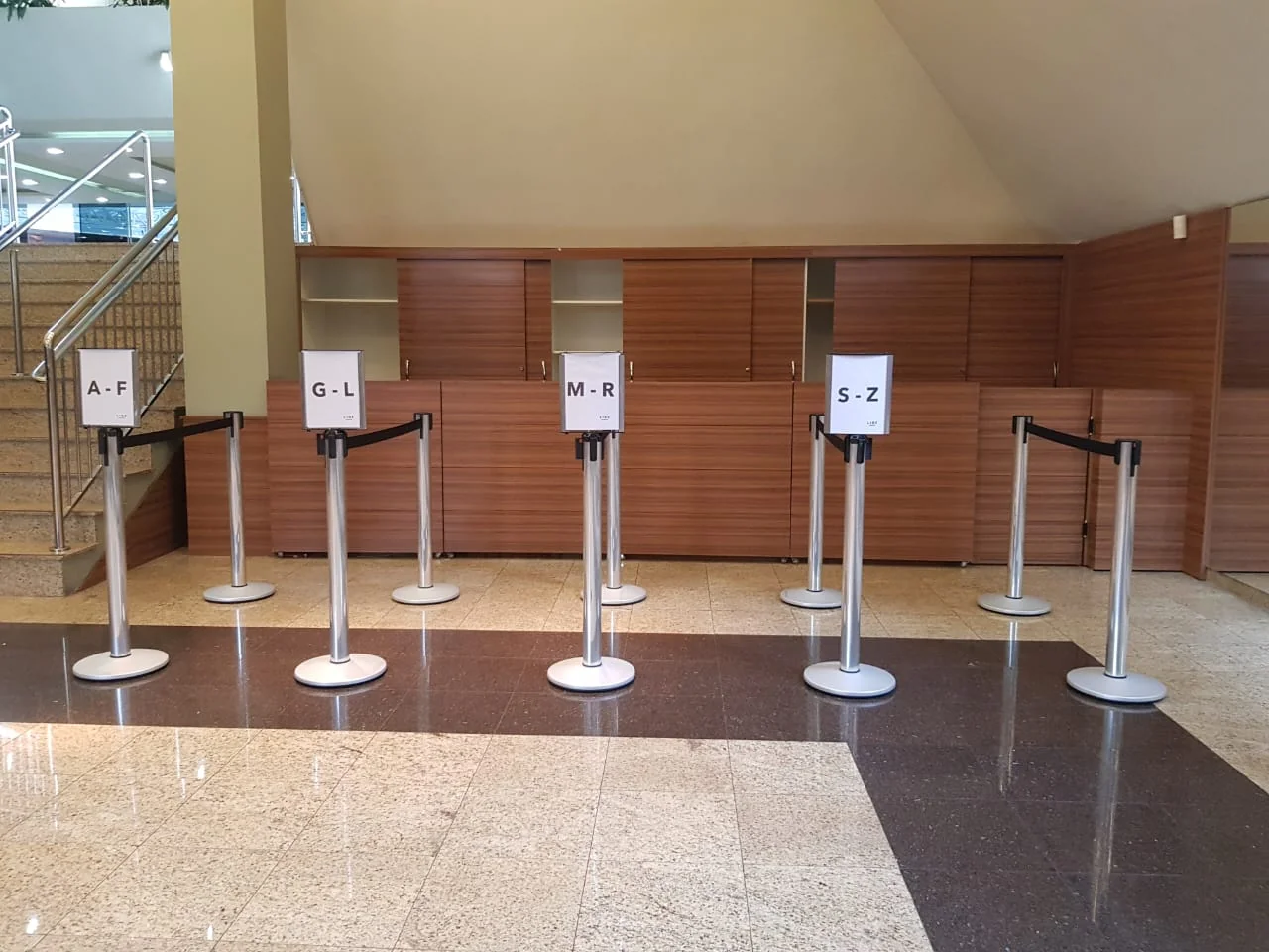 Pedestais com sinalização