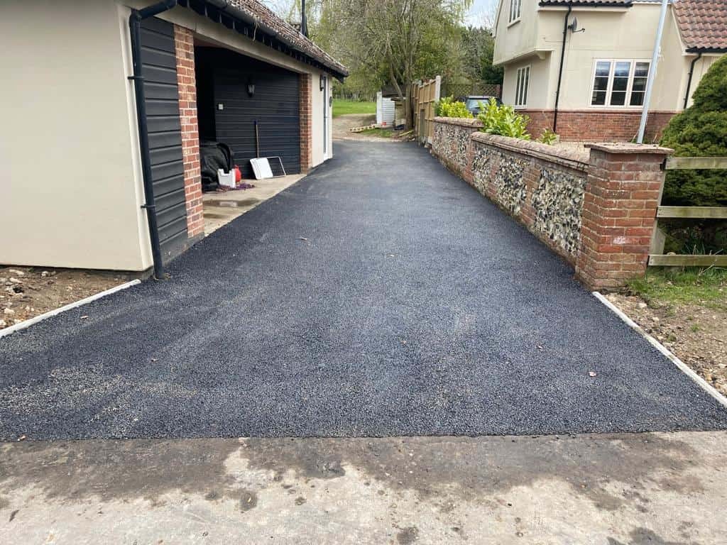 Tarmac driveway with block paving border
