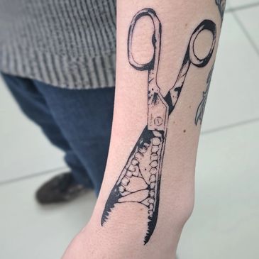 Fine line minimalist by Winona