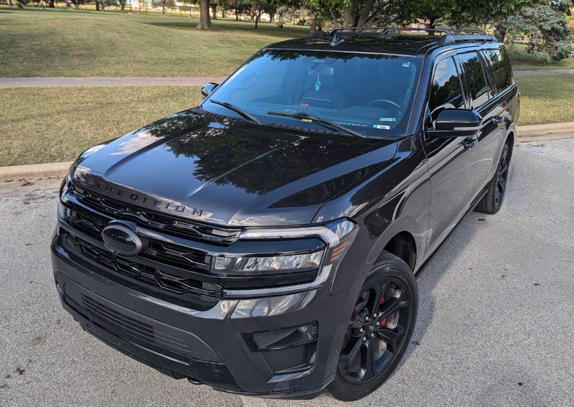 Ford Expedition - Front Side