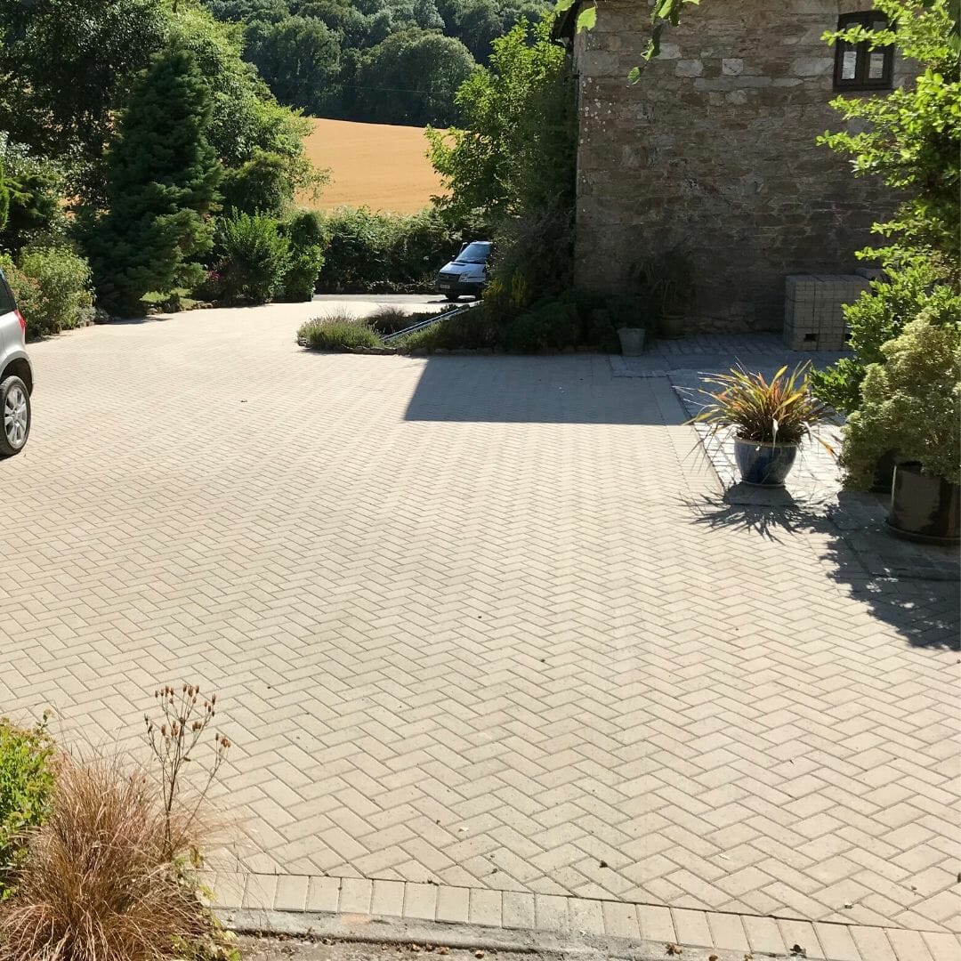 Charcoal block paving with contrasting borders