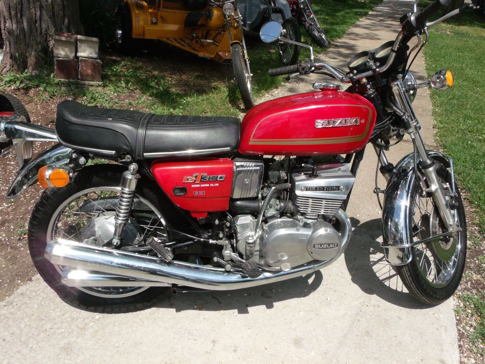 Suzuki GT380 - Vintage
