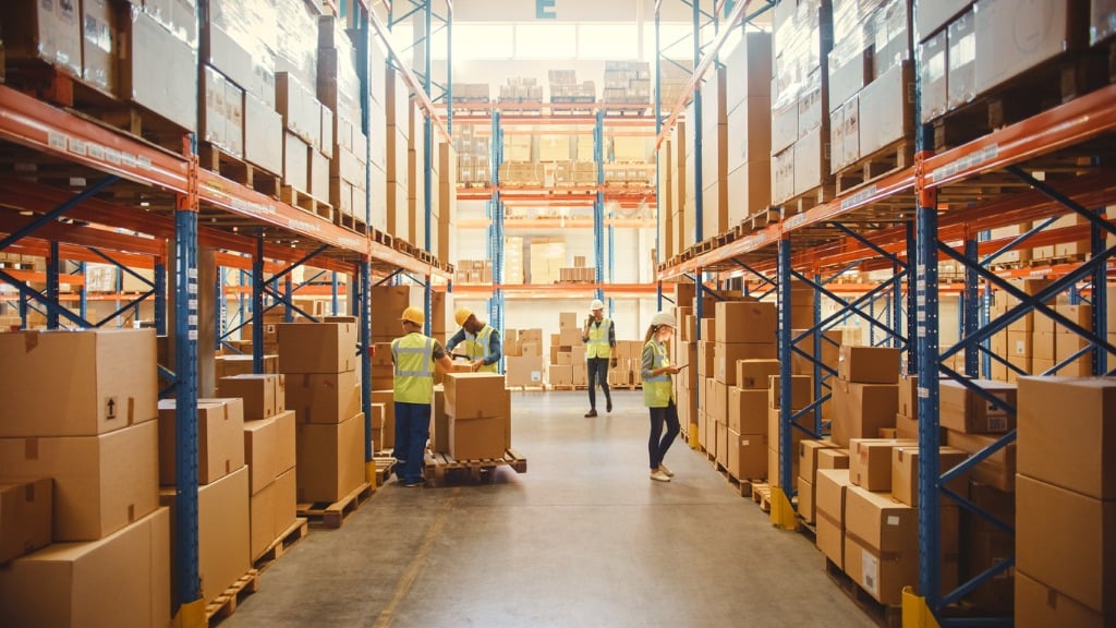 Warehouse logistics operations with organised products