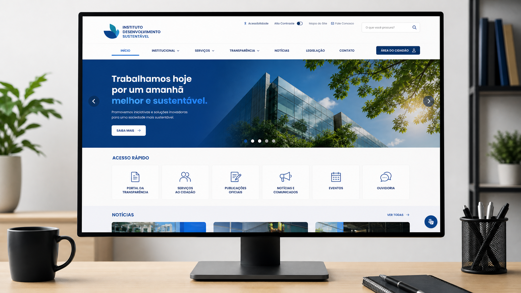 Mockup de portal institucional em desktop mostrando interface moderna