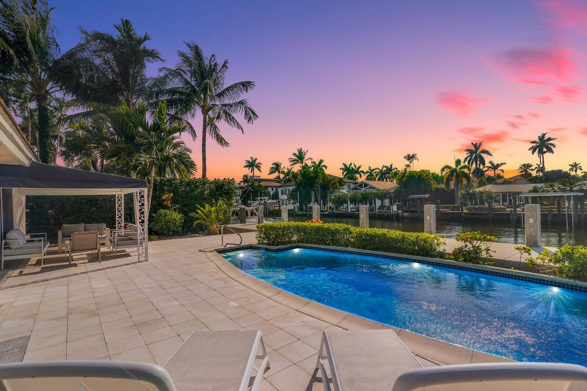 Beachfront vacation home with pool in Fort Lauderdale area