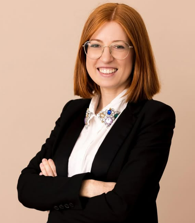 Dott.ssa Elisa Caroti, Psicologa e Psicoterapeuta specializzata in Psicoterapia Comparata ad Arezzo (OPT 7903)