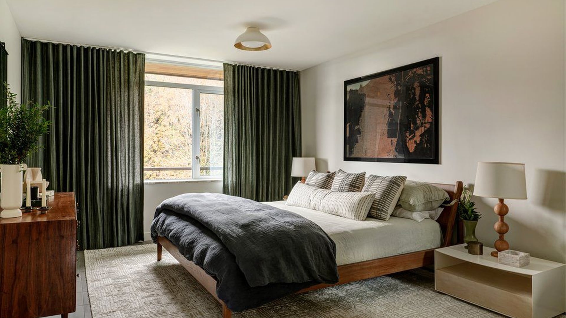 Modern bedroom painting with contemporary colors