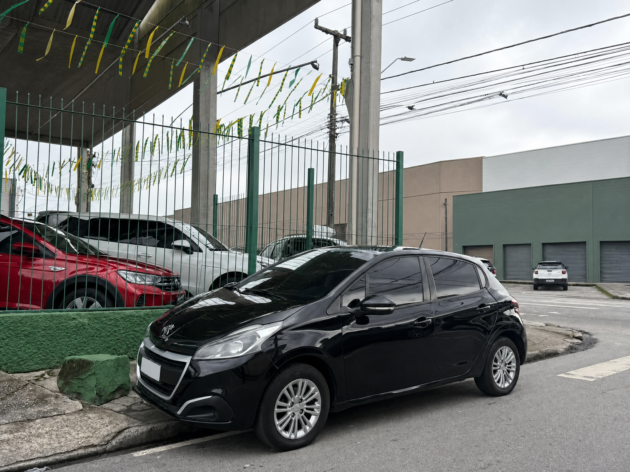 Peugeot 208 ALLURE MT foto 1