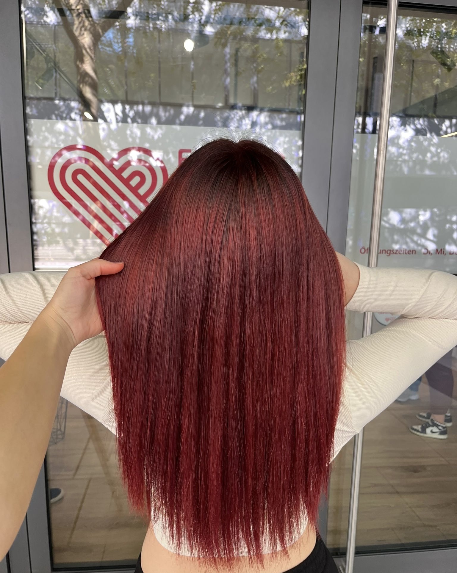 Kirschrot Coloration – Friseur New Look Singen