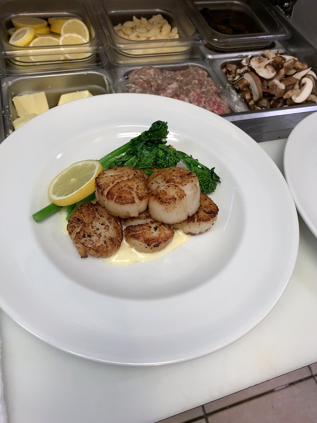 Seared Scallops with Broccolini & Lemon Butter