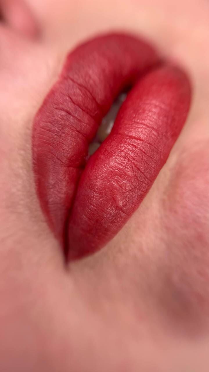 Перманентный макияж губ