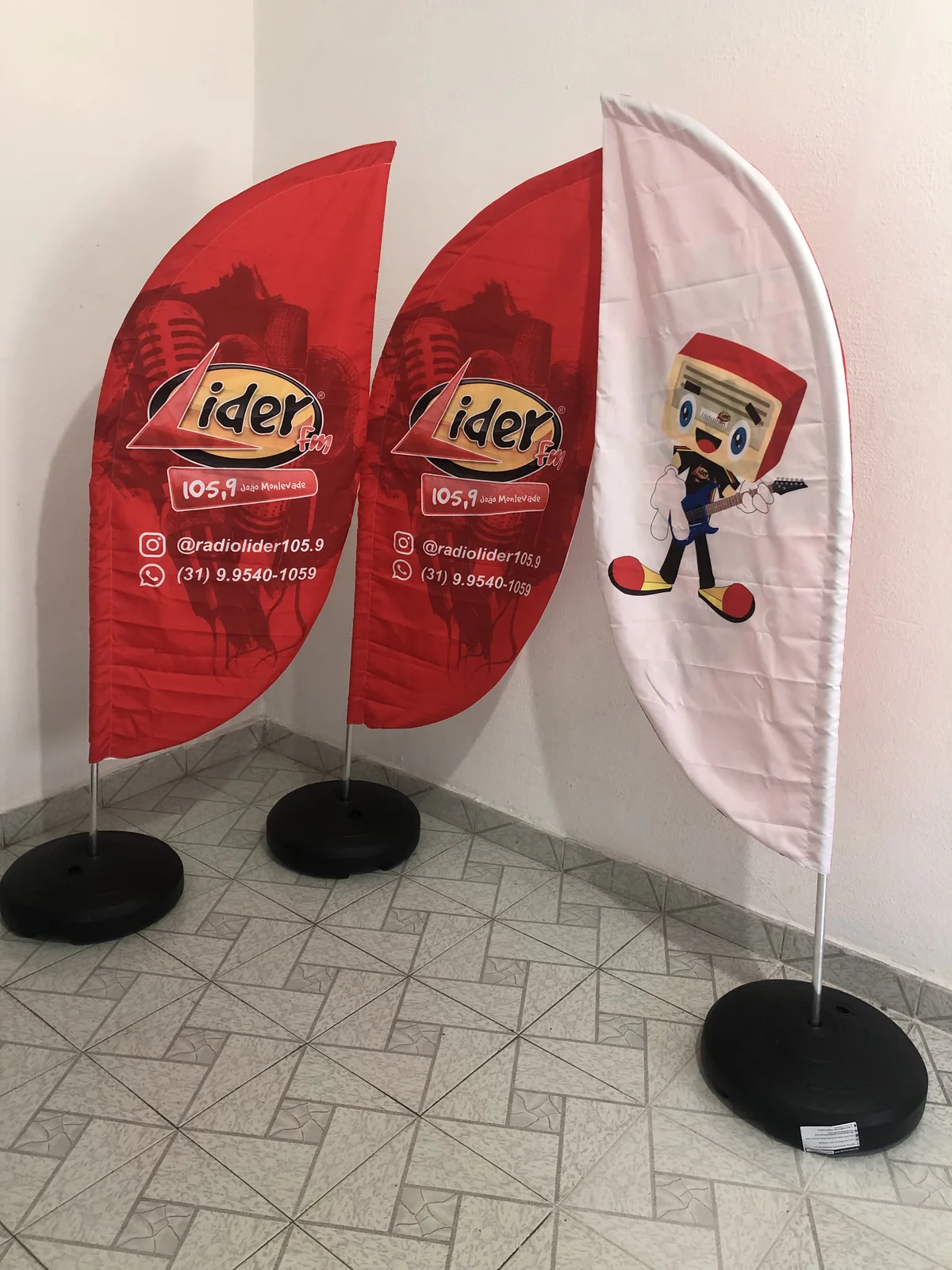 Windbanner publicitário - Modelo 8