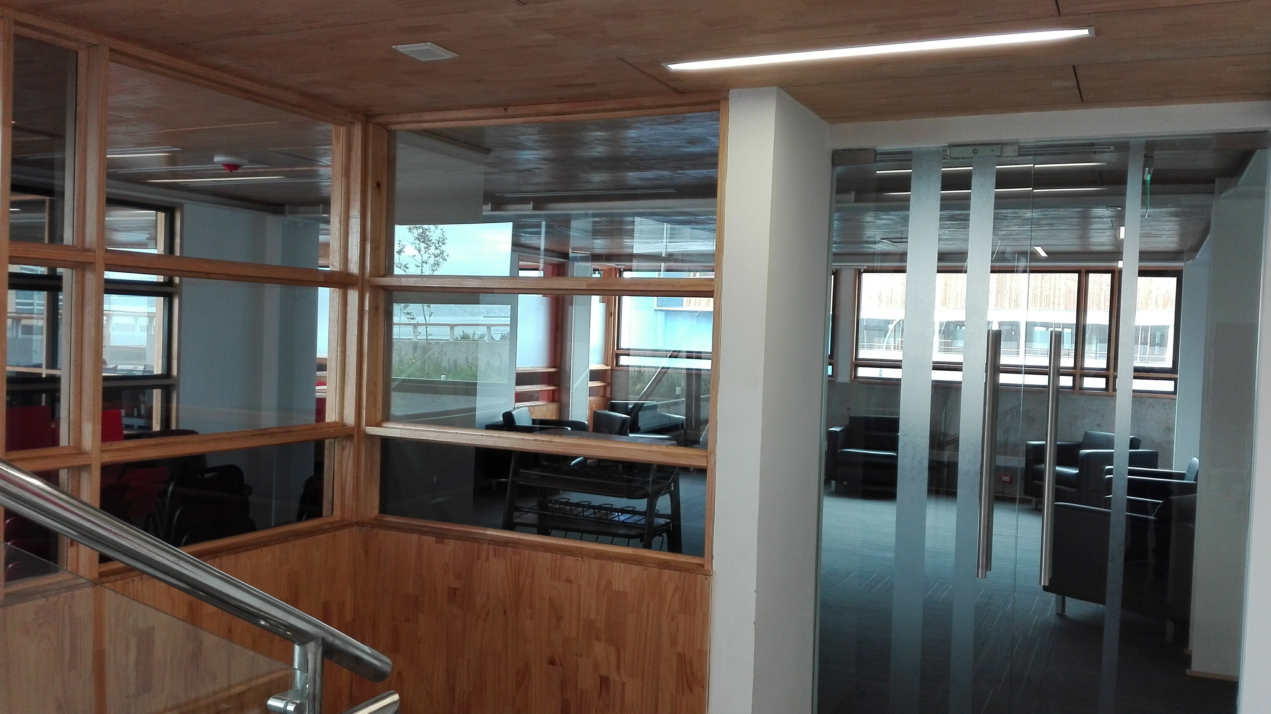 Biblioteca y Oficinas