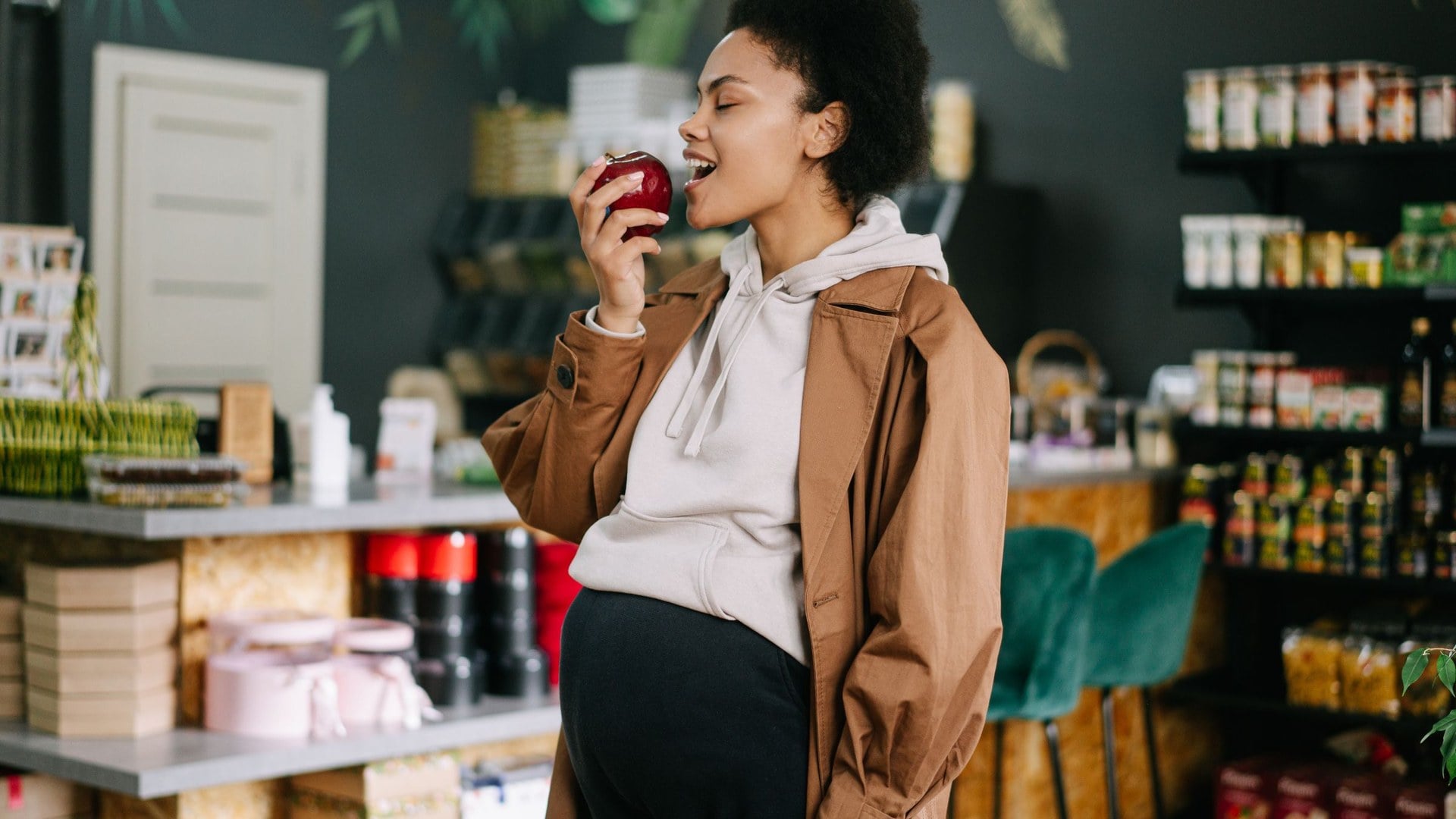 Glowing Skin Foods: Are You Eating the Wrong Things for Radiance?