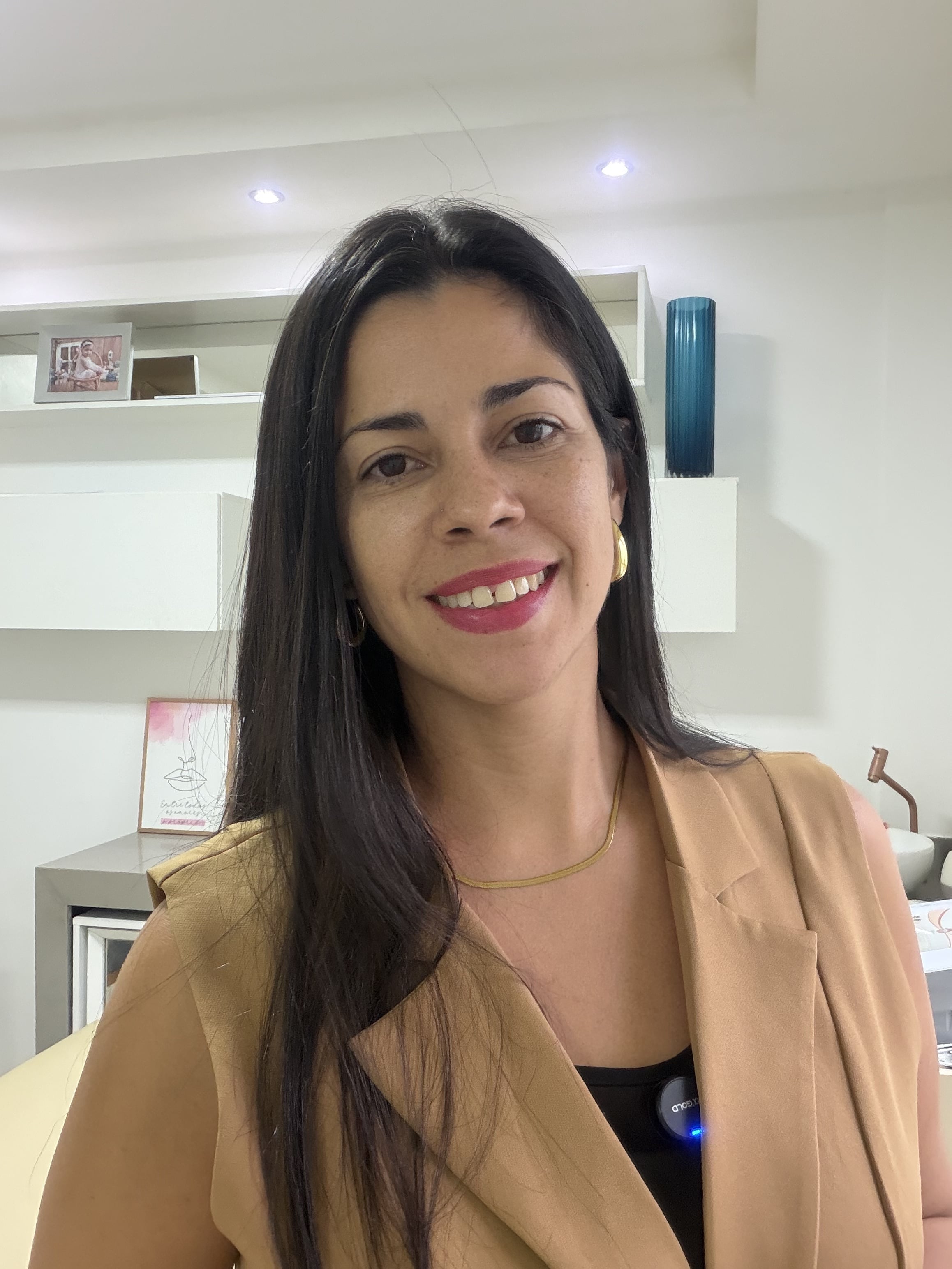 Thiani Aguiar - Fisioterapeuta Dermatofuncional e Pélvica