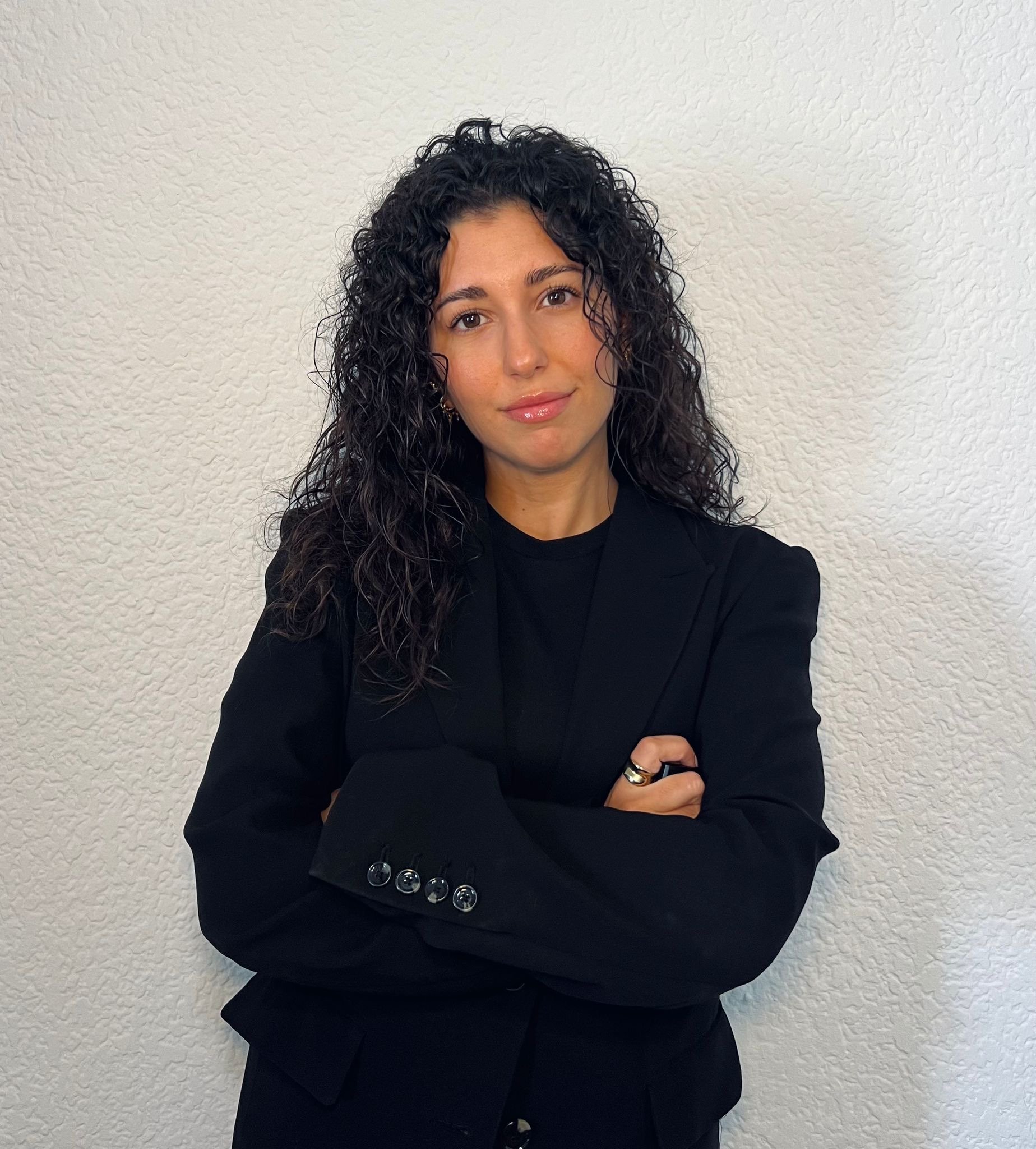 MARÍA MARTÍNEZ - Asesora Legal