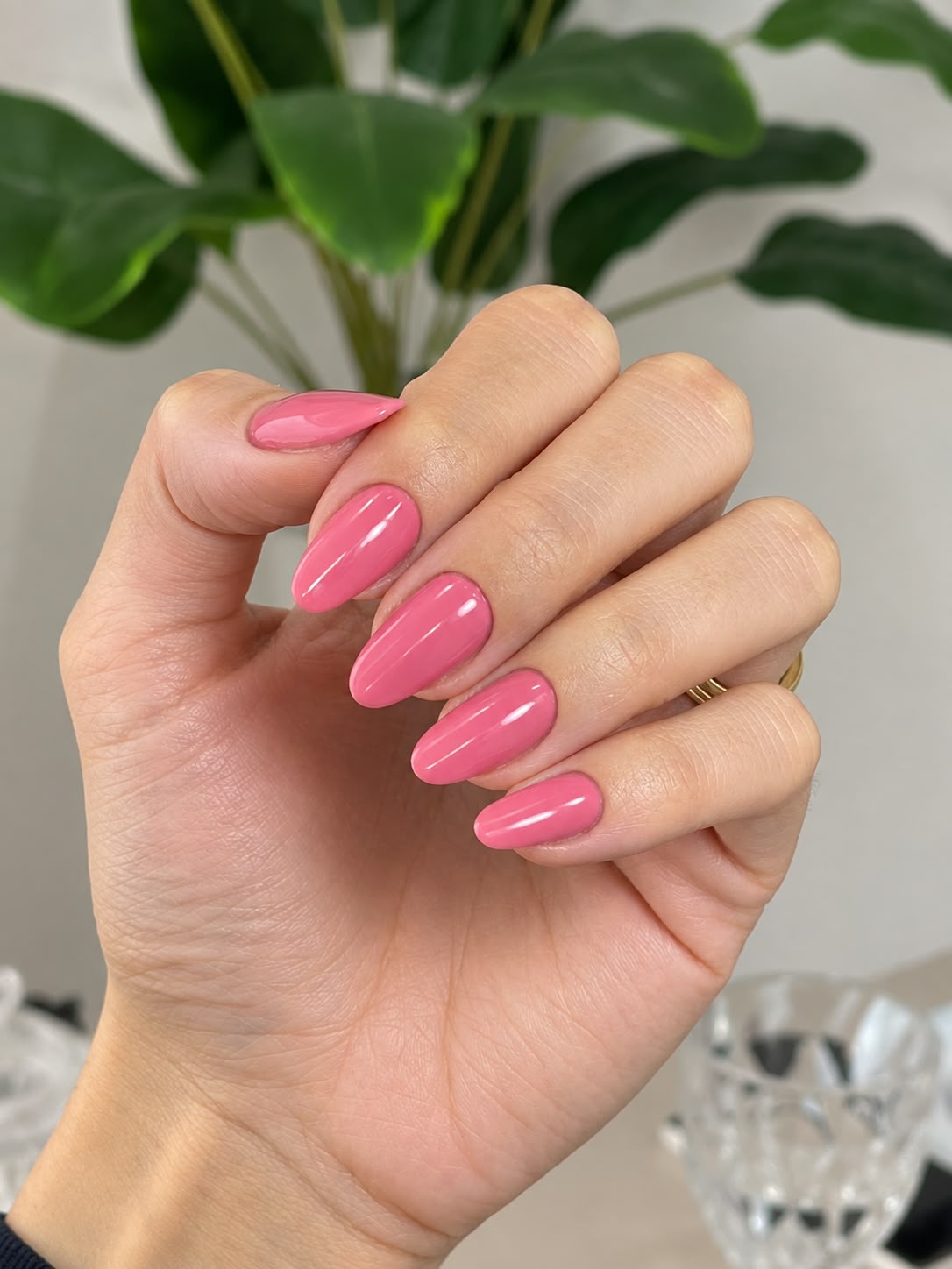 Manicure rosa - unhas amendoadas