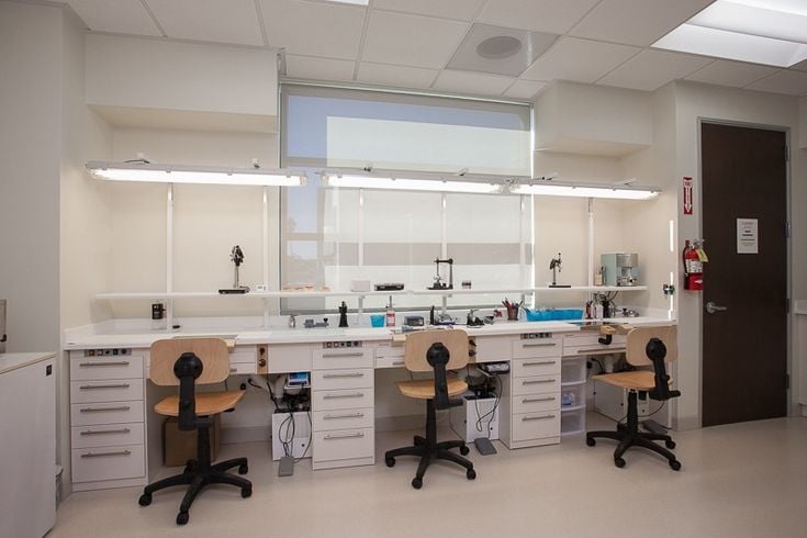 Modernes Dentallabor-Interieur