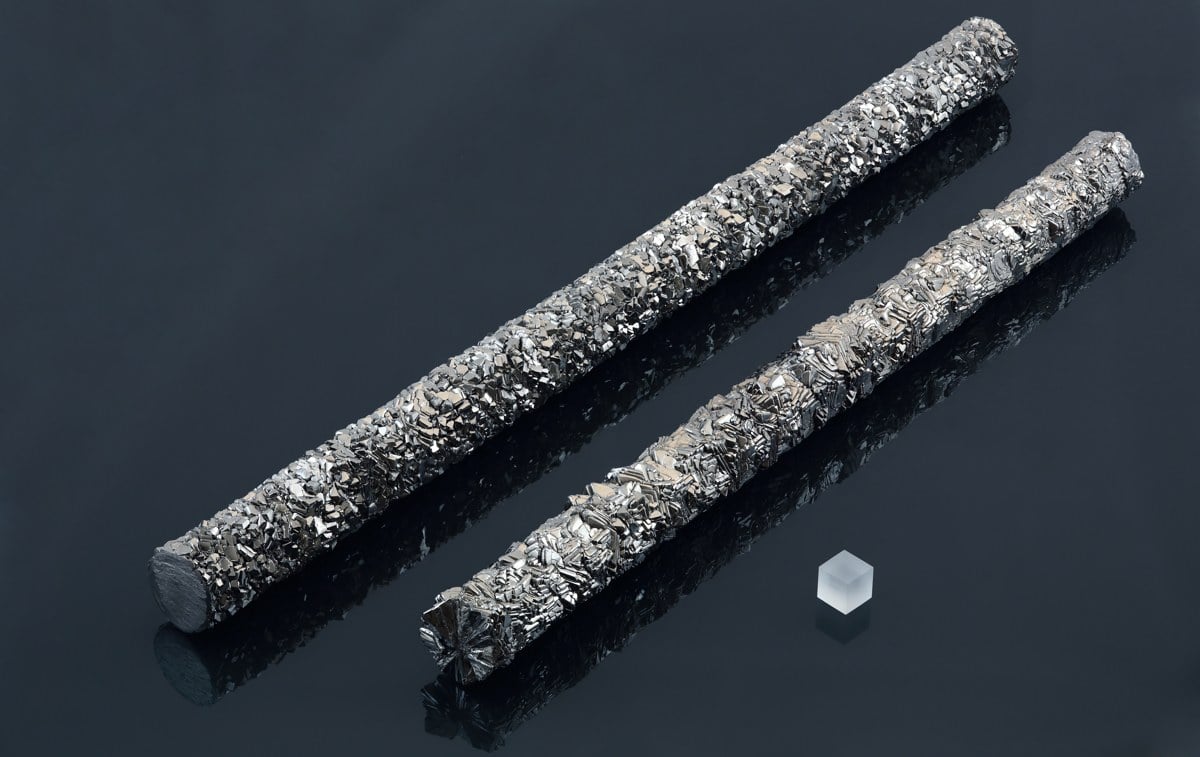 Titanium metal and ilmenite sand