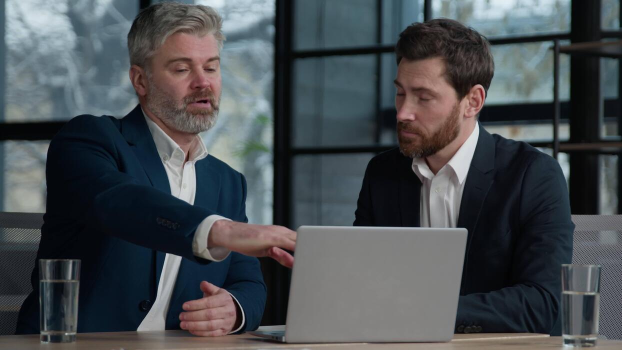 Coaching Versus Managing: Why the Best Leaders Do Both